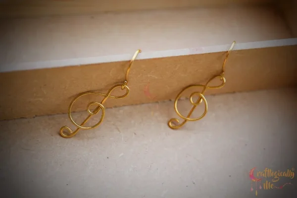 Treble clef Earrings - Image 3