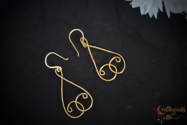 Cross over Earrings - Image 4