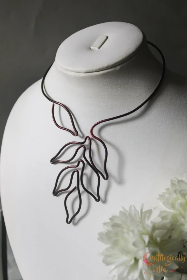 Leaf Wire Collar