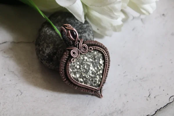 Pyrite and Garnet heart wrap for abundance - Image 4