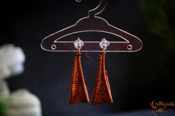 Leaf half-moon wire loom stud - Image 2