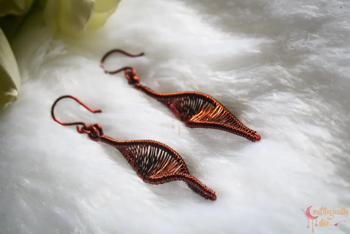 EAR082 Mini DNA danglers helix twister earrings 01