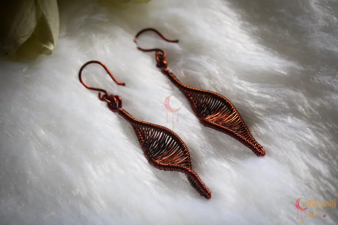 EAR082 Mini DNA danglers helix twister earrings 02